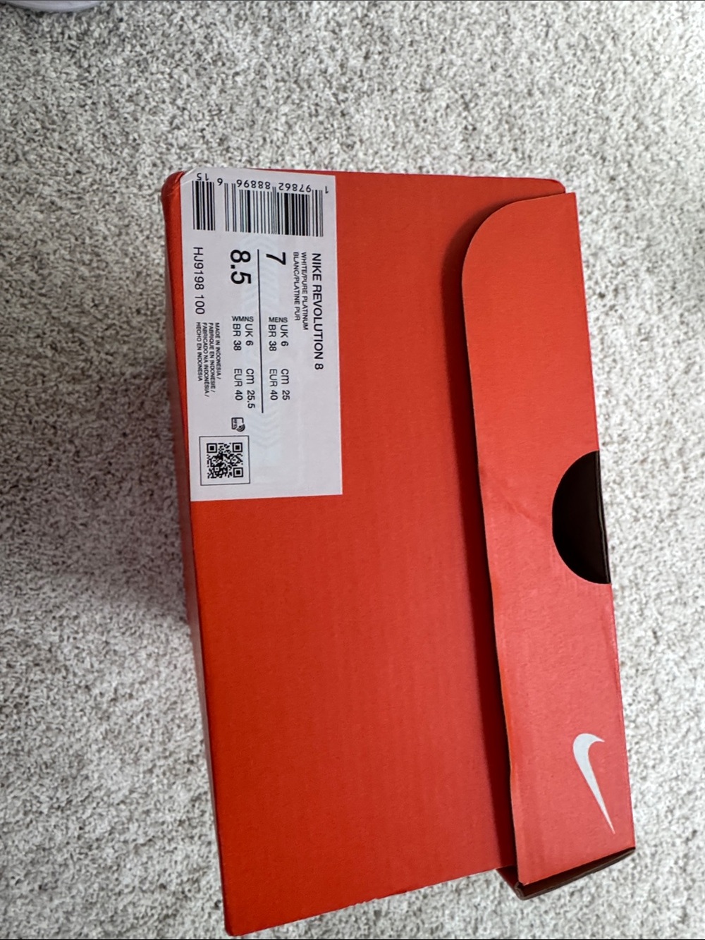Nike Revolution White - Mens 7 - Brand New - Picture 3 of 4